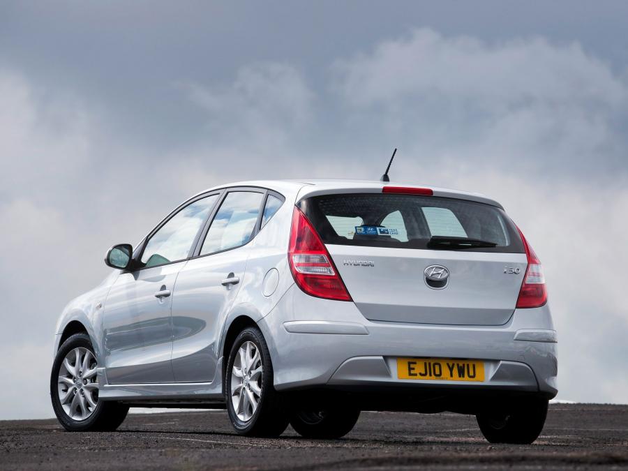  Hyundai i30 2010 года  (UK) (фото 3 из 8)
